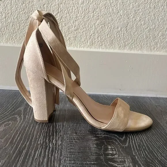 Vici | Tan Strappy Block Heel Size 9.5 - Picture 2 of 9